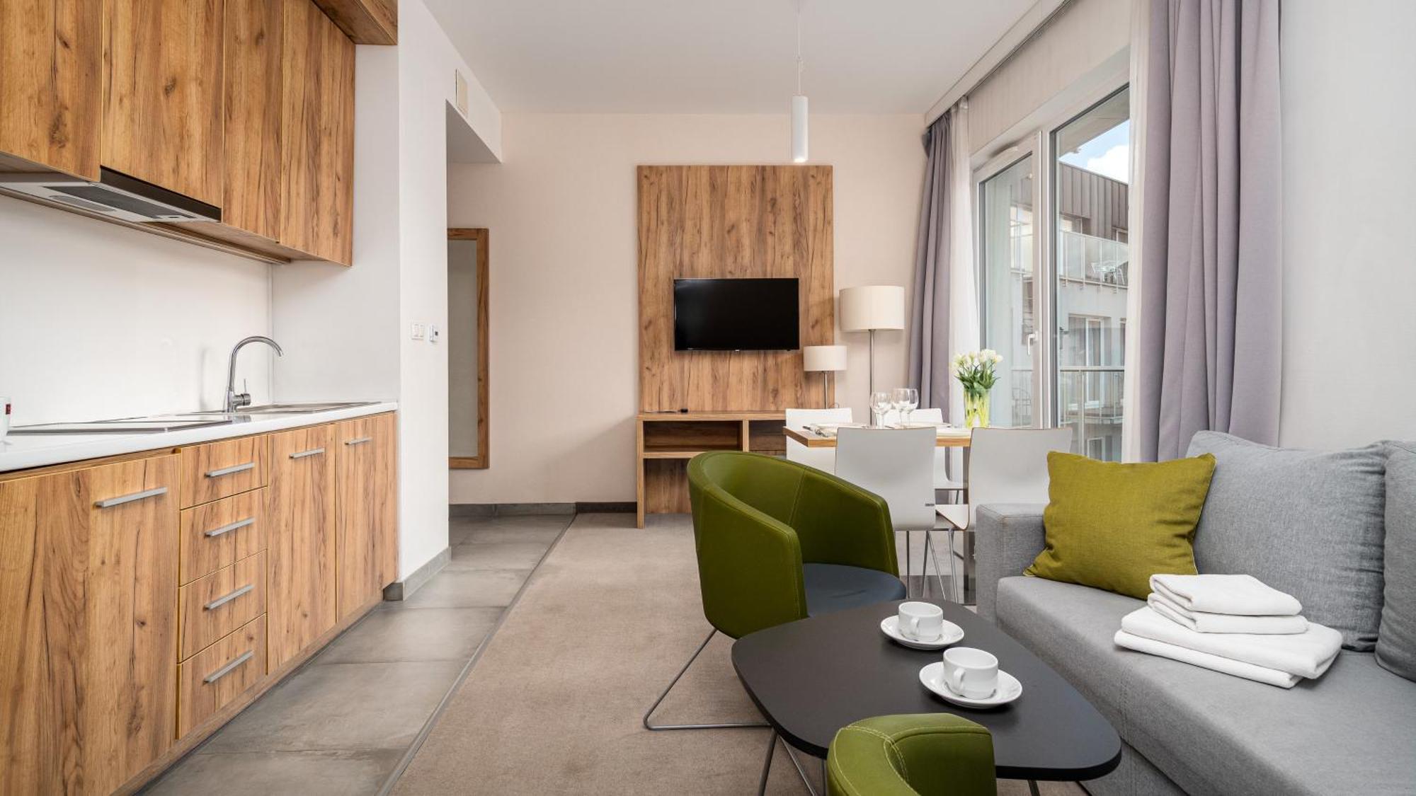 Panorama - Czarna Gora Resort By Sun & Snow Z Basenem I Sniadaniem Sienna  Exterior photo